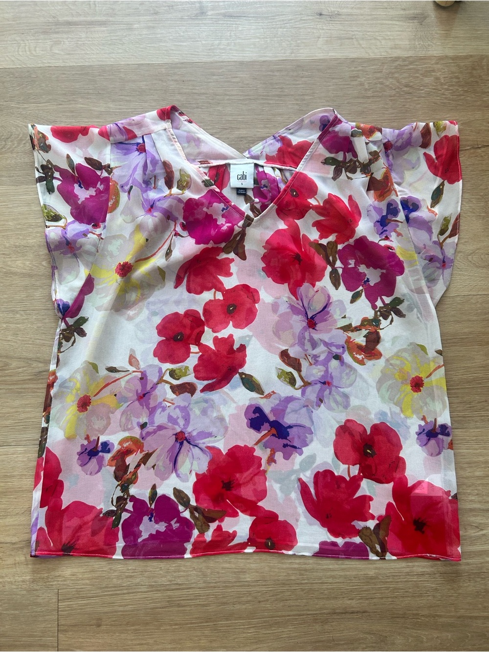 CAbi Floral V-Neck Cap Sleeve Top — White with Red & Purple Flowers